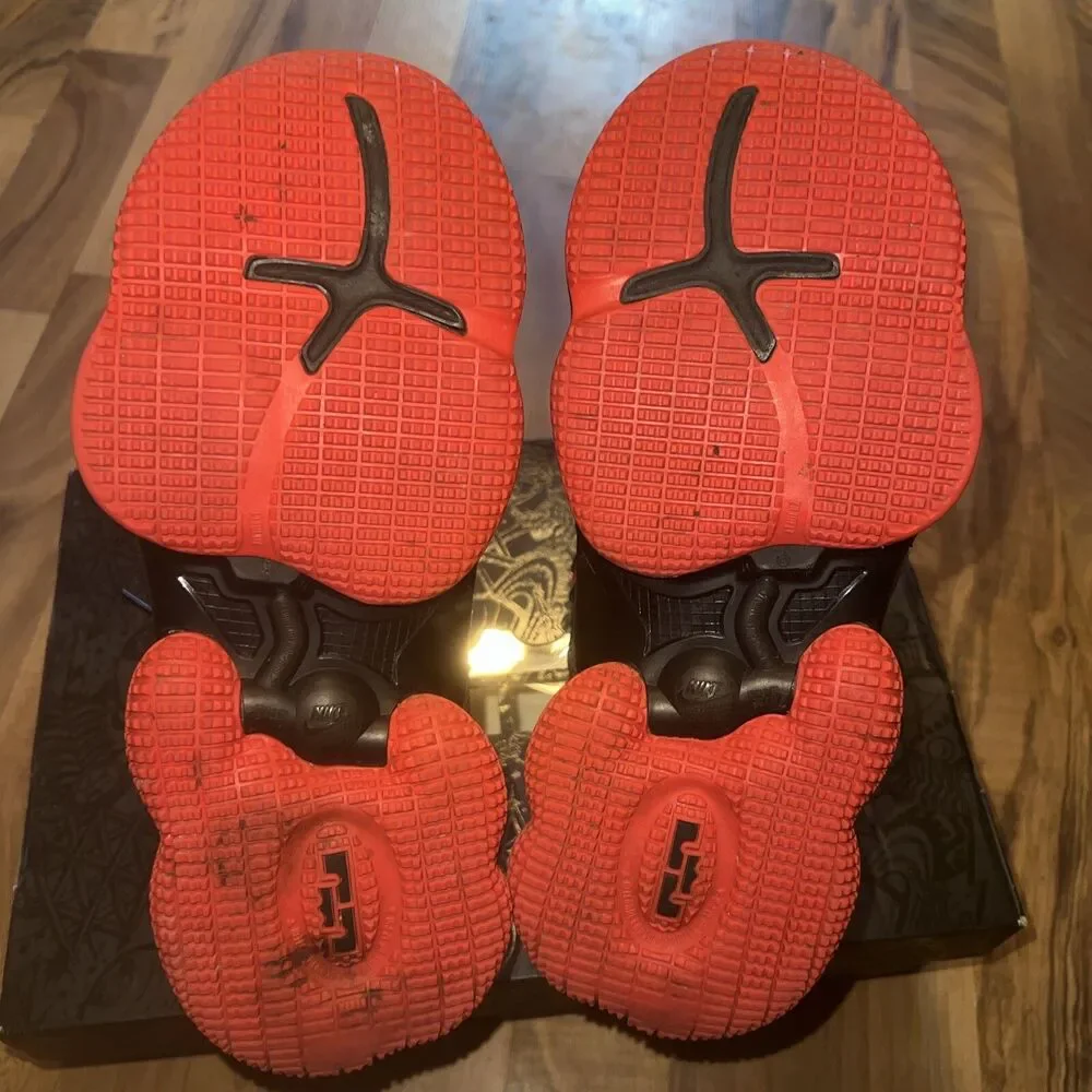 Nike LeBron Size 7Y Tennis Shoe - DD00418-011 Red Black slightly used